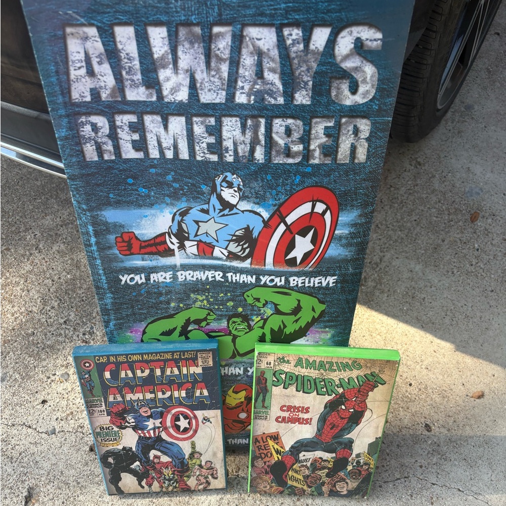 Marvel Comic Book Art Set